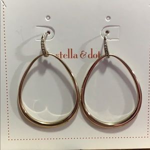 Stella & Dot Gold Goddess Teardrop Earrings